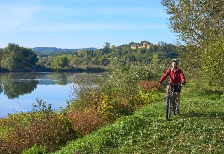 From Lucca to Pisa E-BIKE Tour + Pick-up & Drop-off by Van