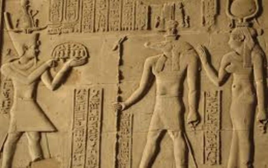 From Luxor: Private Edfu and Kom Ombo Temples Tour & Lunch