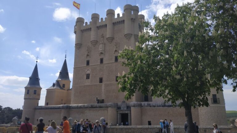 From Madrid: Day Trip to Segovia and Toledo