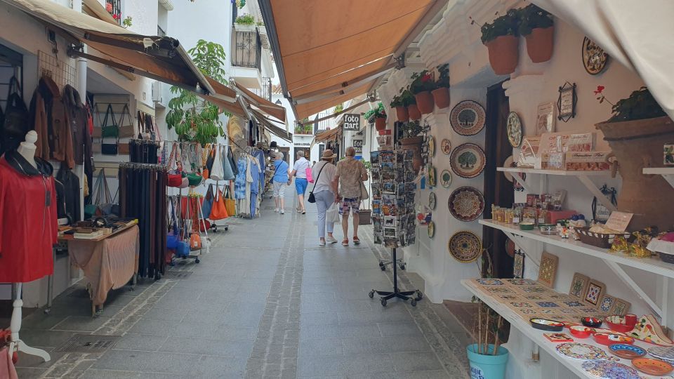 From Málaga: Guided Tour of Marbella, Mijas, and Puerto Banús - Exploring Málagas Starting Point