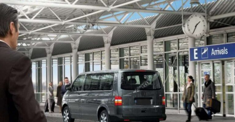 From Malaga: Private Transfer Malaga Airport to Puerto Banus