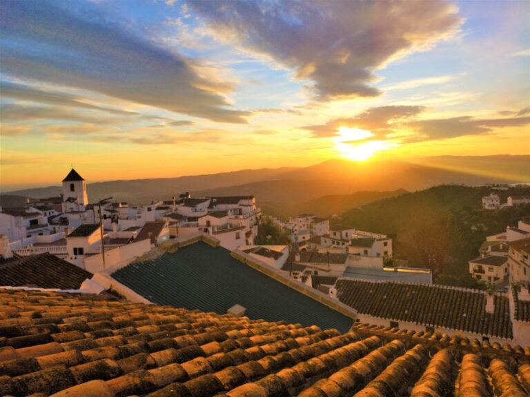 From Málaga: The Saltillo Gorge and White Village Hiking Tour