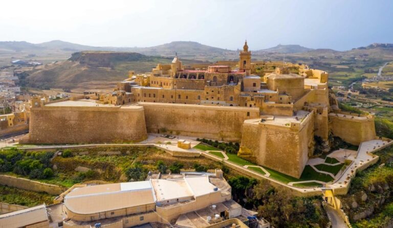 From Malta: Gozo Jeep Tour With Lunch and Transfers