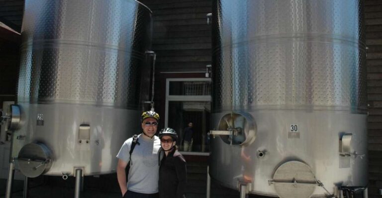 From Mattituck: Guided Brewery and Vineyard Tour by Bicycle