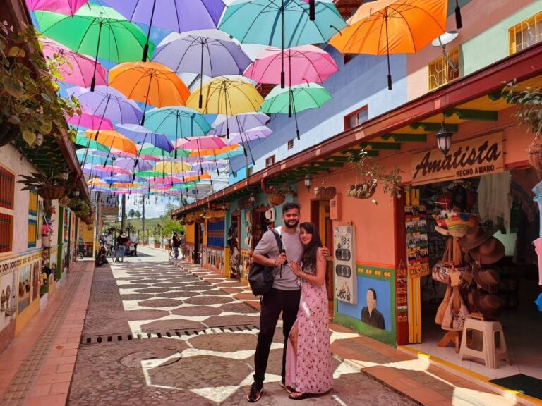 From Medellín: The Peñón Rock and Guatapé Town Private Tour