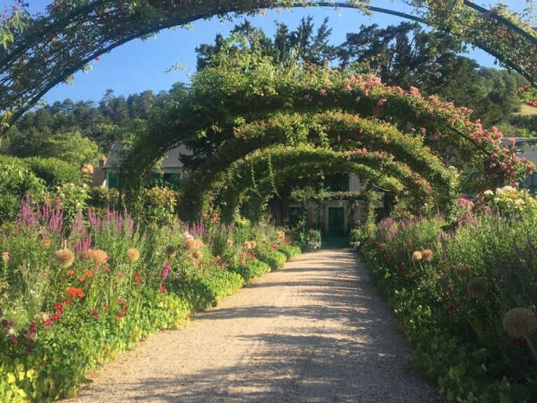 From Paris: Private Trip to Giverny, Monets House & Museum