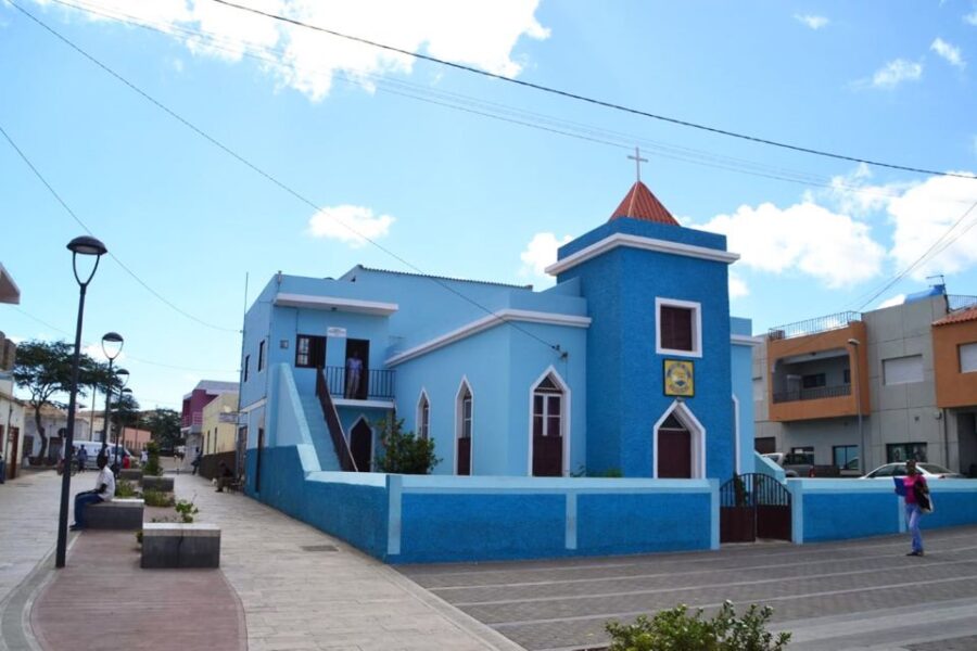 From Praia: Full-Day Sal Island Tour