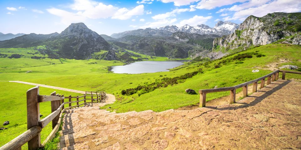 From Santander or Llanes: Covadonga Lakes & Cangas De Onis - Tour Overview