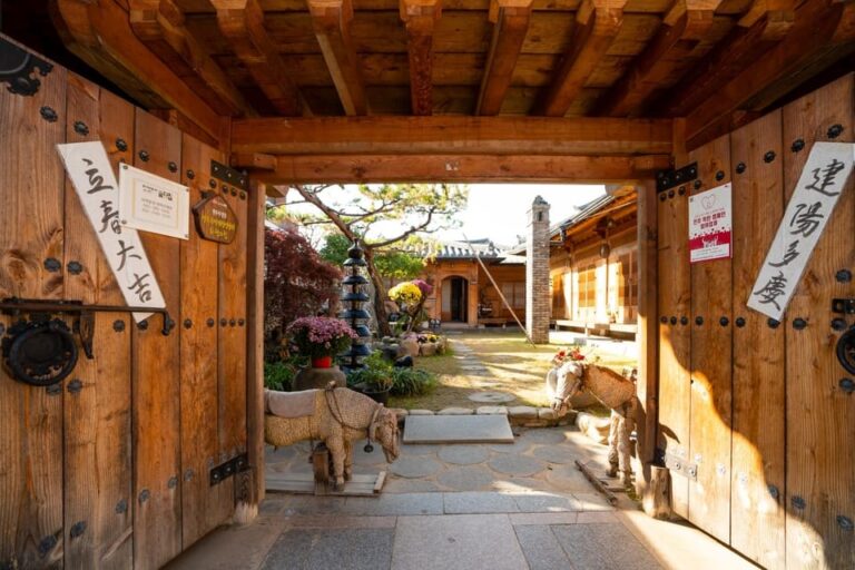 From Seoul: Jeonju Hanok Village & Jangtaesan Day Trip