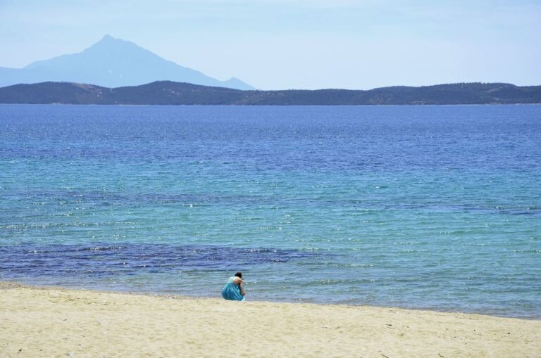 From Thessaloniki: Chalkidiki Blue Lagoon Cruise With Lunch