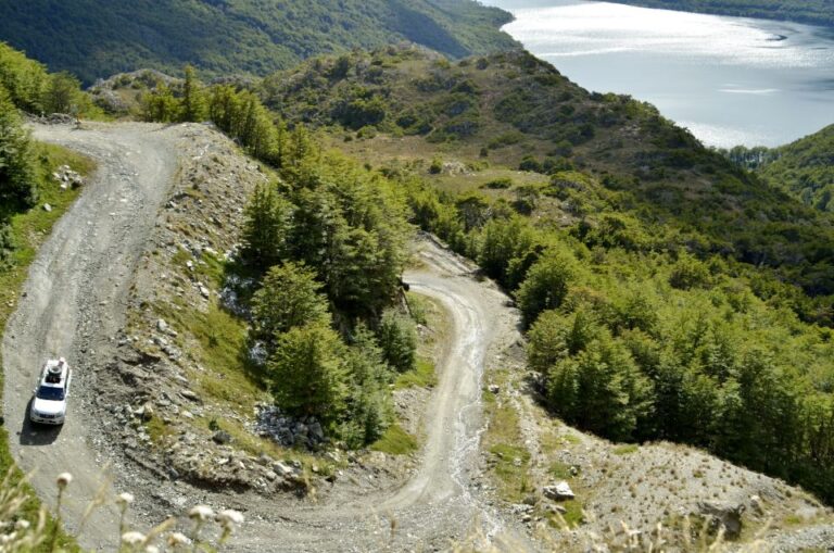 From Ushuaia: Off-Road Lakes Tour