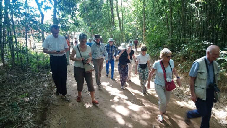 From Yangon: Full Day Excursion to Golden Rock