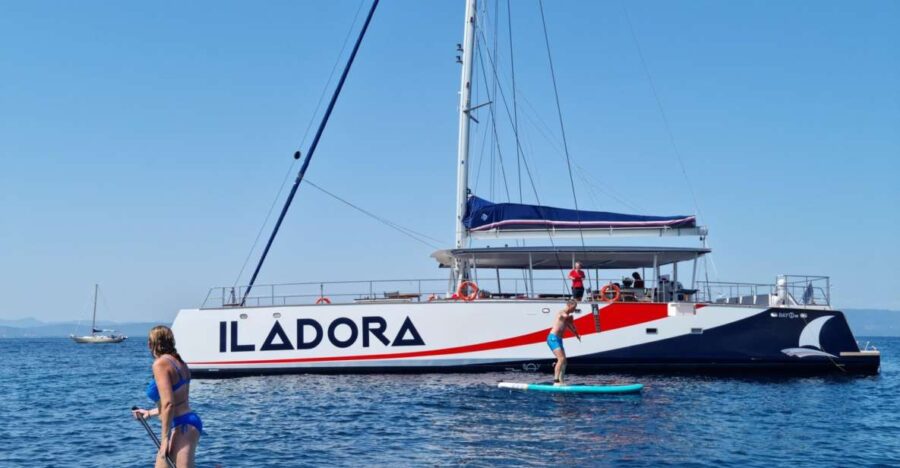 Full Day Cruise and Meal Around the Hyères Coastline