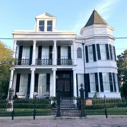 Garden District Walking Tour - Tour Overview