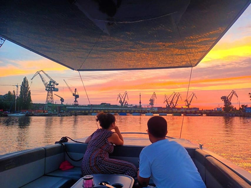 Gdańsk: Motława River Eco Cruise at Sunset With Prosecco - Overview of the Eco Cruise