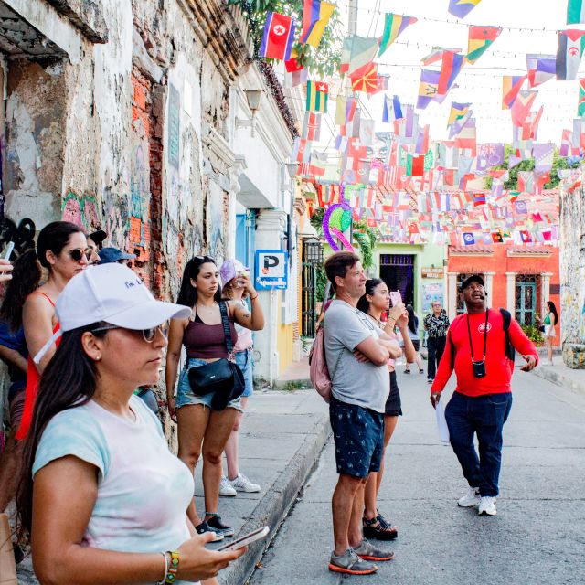 Getsemaní District at Night (With Dinner Included) - Overview of the Experience