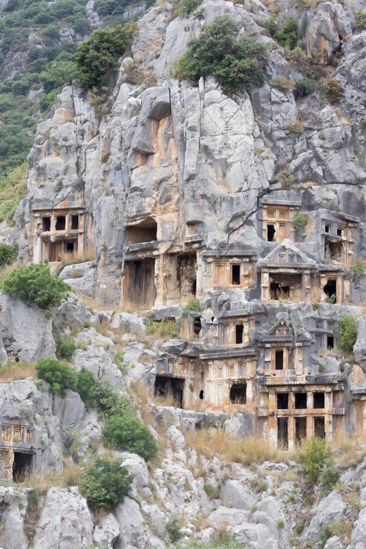 Ginosa: Between Gravine and Sea Food and Wine Tour - Exploring Rock Churches and Cave Dwellings