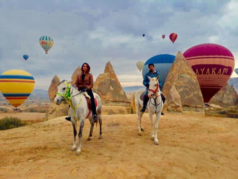 Göreme: Cappadocia Horseback Ride at Sunset or Sunrise