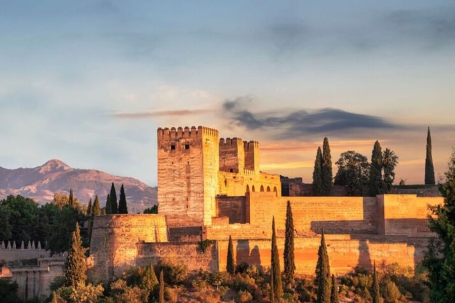 Granada: Private Custom Tour With a Local Guide