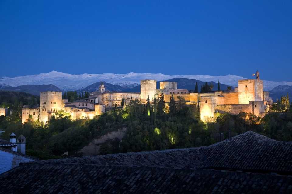 Granada: The Alhambra and Nasrid Palaces Guided Night Tour - Tour Overview