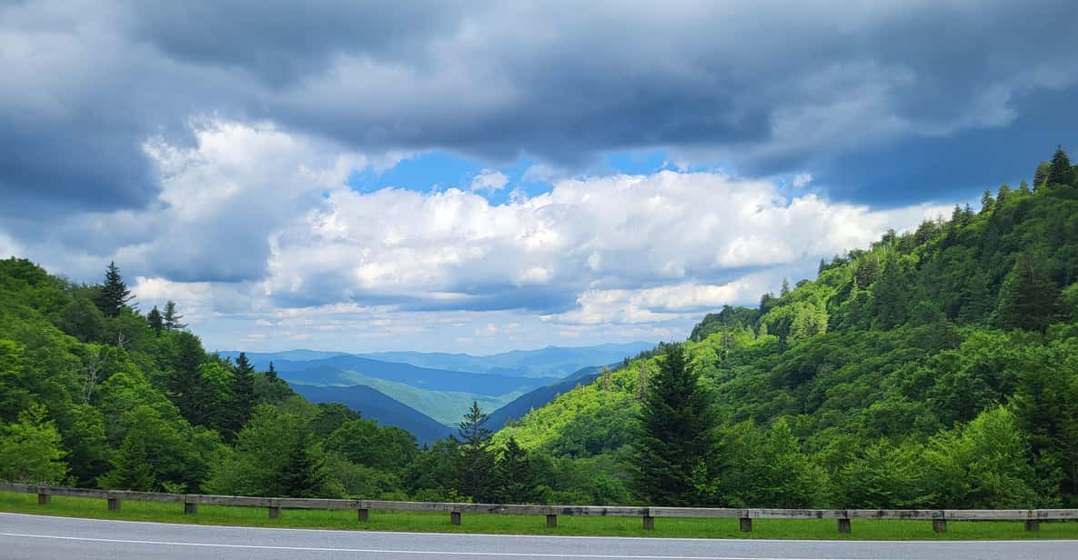 Great Smoky Mountains: Hiking Tours and Waterfall Walks - Guided Tour Features