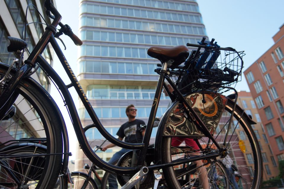 Hamburg: Bike Rental - Convenient Location Details