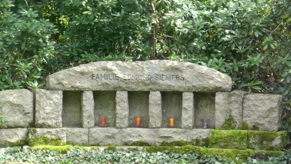 Hamburg: Ohlsdorf Cemetery Self-guided Angel Walk - Overview of the Angel Walk