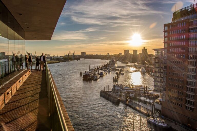 Hamburg: Old Town & Speicherstadt Private Walking Tour