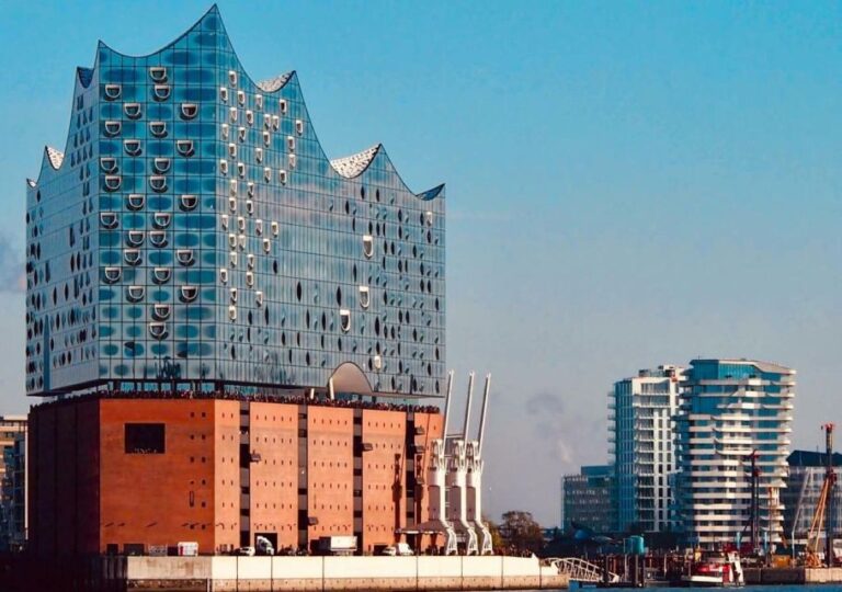 Hamburg: Private Tour UNESCO Warehouse District and HafenCity