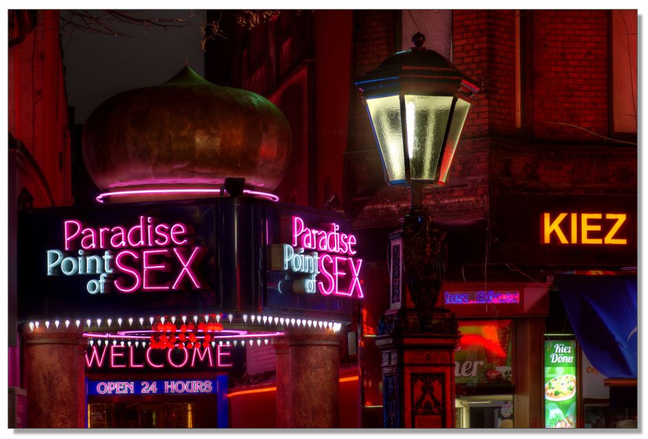 Hamburg: St. Pauli Red Light District Tour - Tour Overview