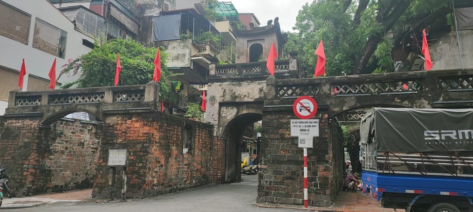 Hanoi Old Quarter: Private Walking Tour to Historical Sites. - Tour Overview and Details