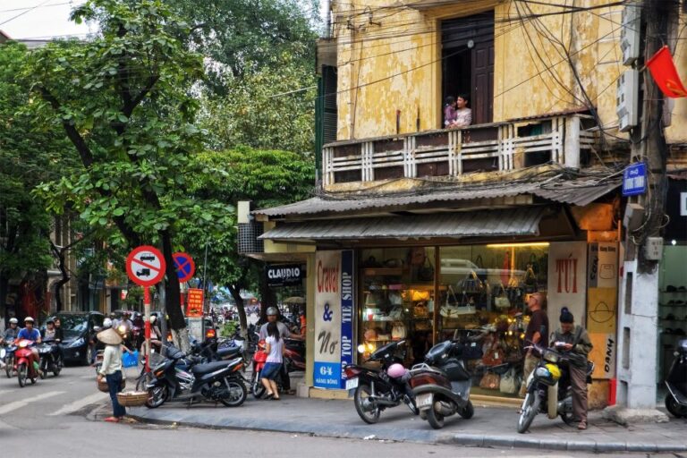 Hanoi: Walking Street Food Tour Small Group With Local Guide