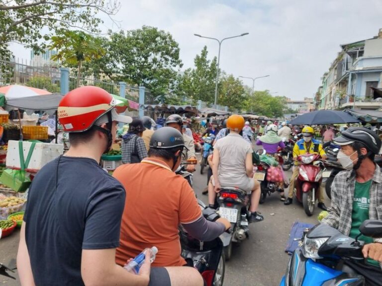 HCM City: Sightseeing Tour With Coffee and Fruit by Scooter