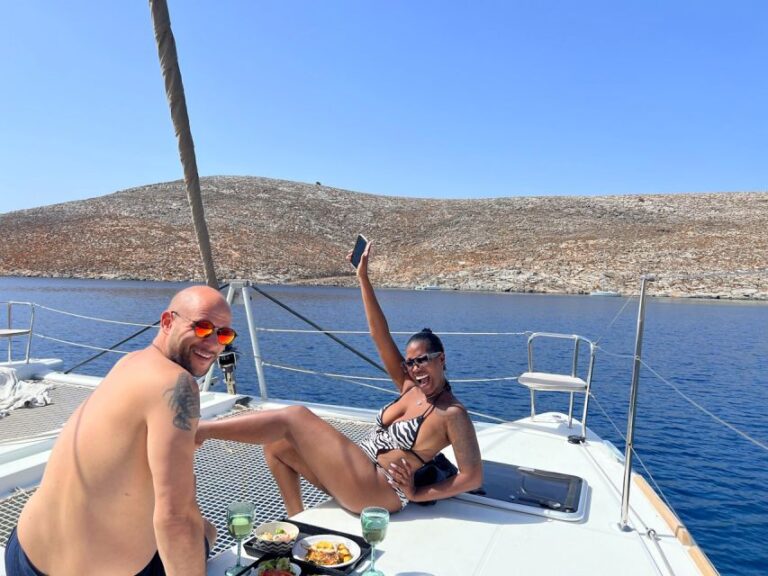 Heraklion: Catamaran Sailing Trip to Dia Island W/Lunch