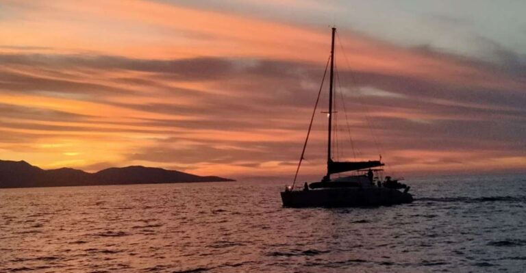 Heraklion: Private Catamaran Dia, Sunset & Appetizers Cruise