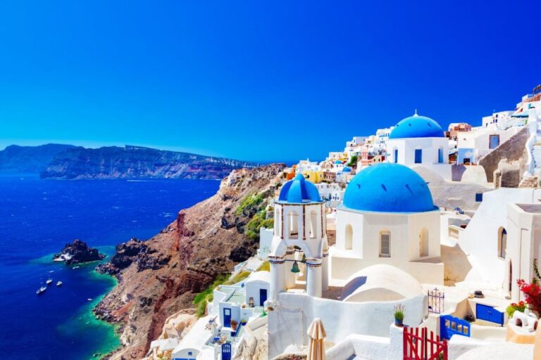 Heraklion: Santorini Ferry and Day Trip to Fira and Oia