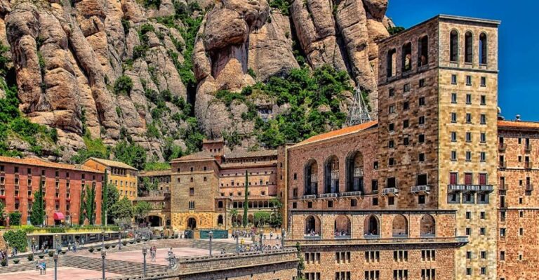 Hiking and Cultura to Montserrat Mountain Natural Park