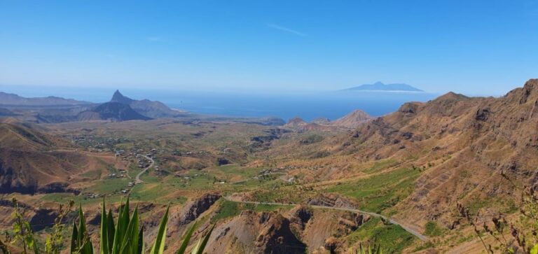 Hiking: From Monte Tchota to Pico Da Antonia Mountain