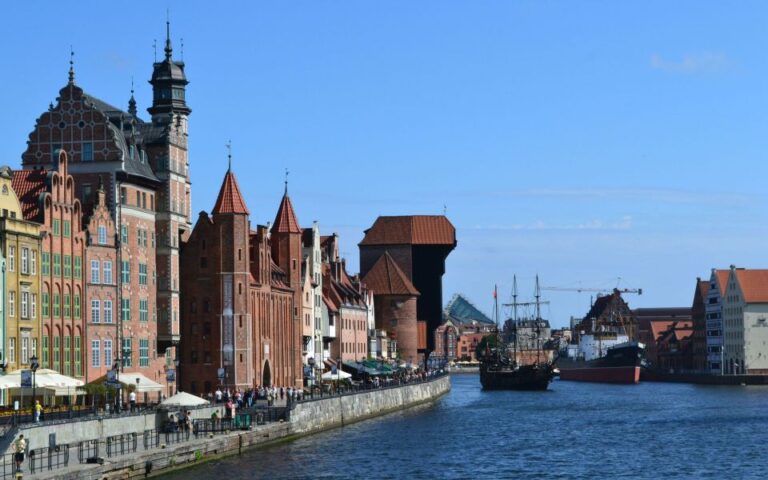 History of Gdansk Tour by Kayak on the Motława River