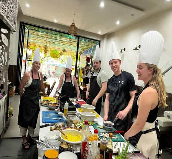 Hoi an Authentic Cooking Class With Pro Chef in Small Group - Class Overview and Details