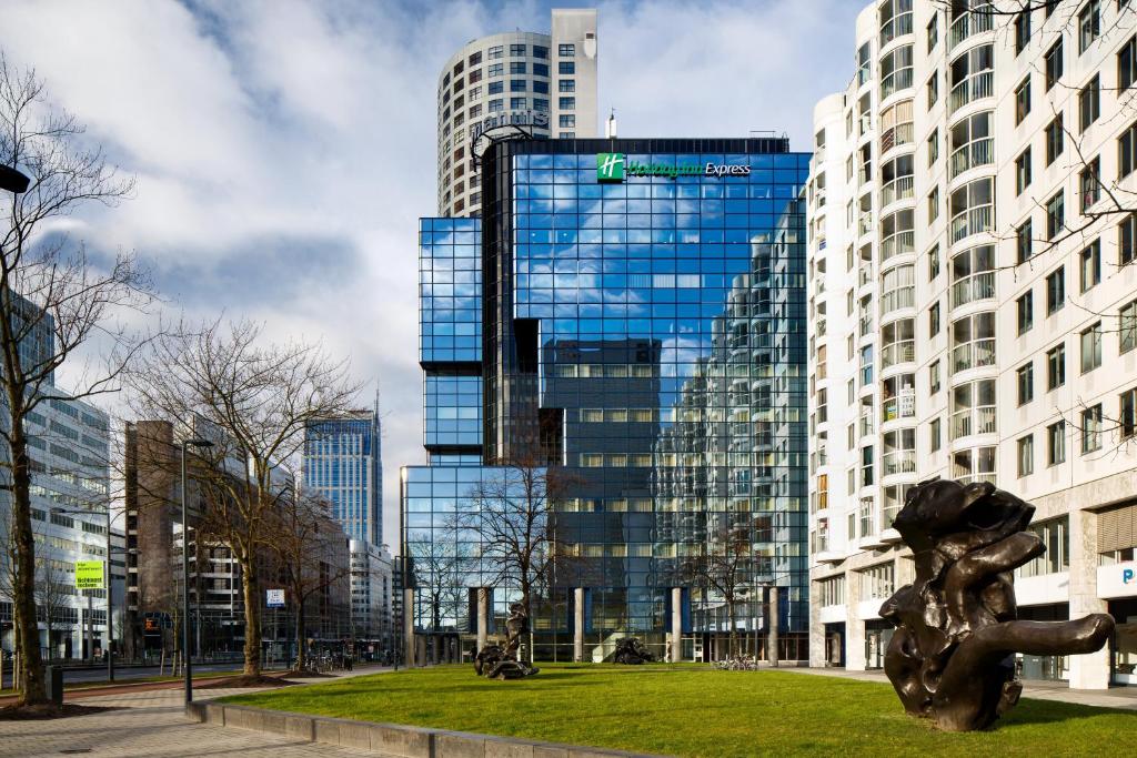 Holiday Inn Express Rotterdam - Central Station, an IHG Hotel - Hotel Overview