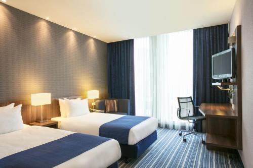 Holiday Inn Express Utrecht - Papendorp, an IHG Hotel - Room Features and Amenities