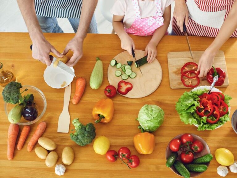 Home Cooking Class With Central Market Tour in Dalat