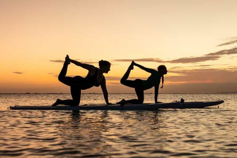 Honolulu: Sunset SUP Yoga Class - Activity Overview