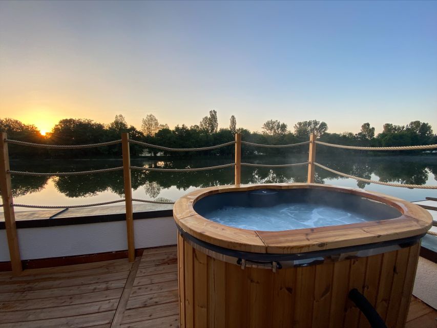 Hot Tub and Relaxation - Unique Features of the Experience