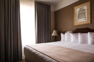 Hotel El Capitan - Hotel Overview and Location