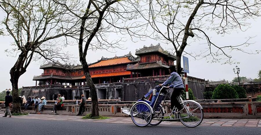 Hue Evening Foodie Cyclo Tour - Tour Overview