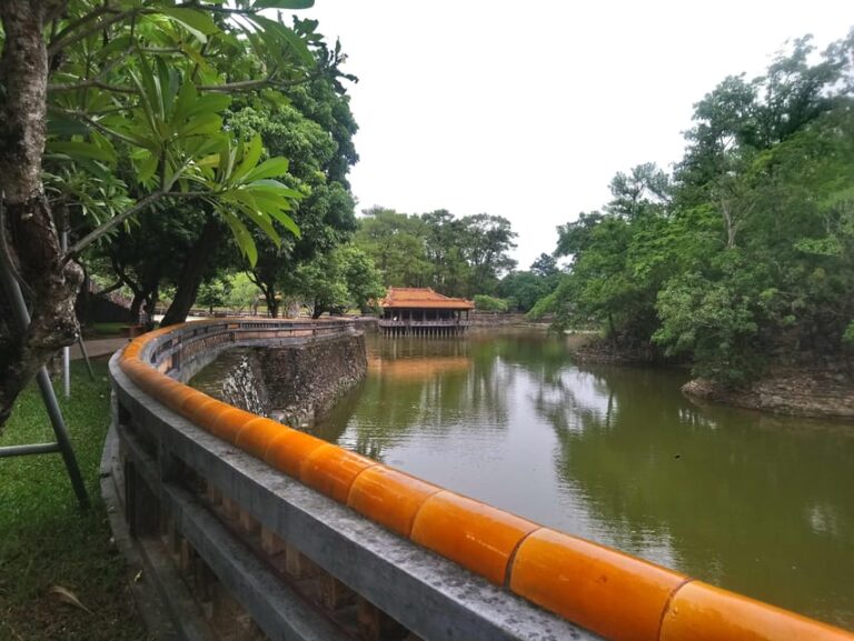 HUẾ IMPERIAL CITY TOUR FROM HOI AN OR DA NANG WITH TOURGUIDE