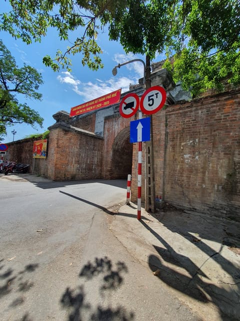 Hue: Motorbike Tour Into the Citadel and Along the Ngự Hà Canal