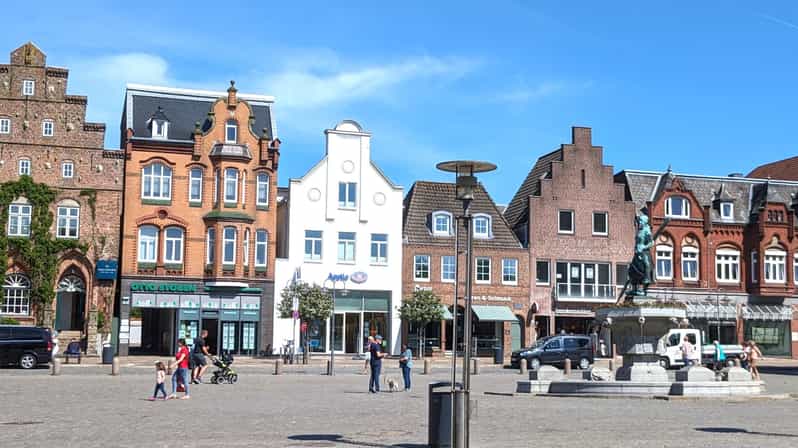 Husum: Romantic Old Town and Harbour Self-guided Tour
